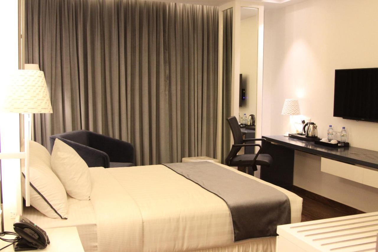 Grace 21 Smart Hotel Dhaka Buitenkant foto